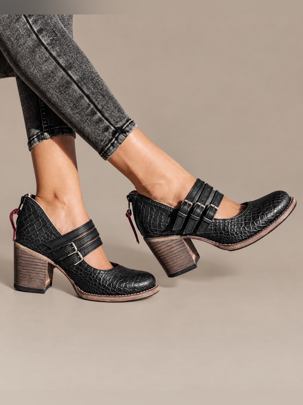 Freebird by Steven Ramsay Mary Jane Heels Black Croc Leather Size 8 BNWOT